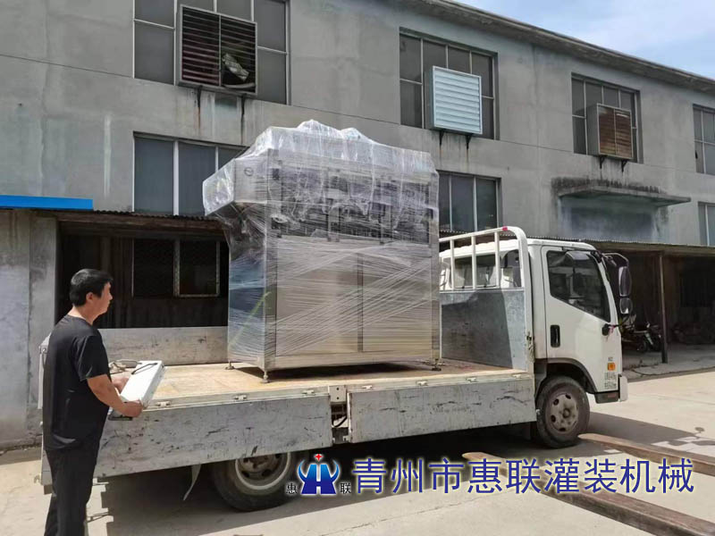 柱塞式洗衣液灌裝機發(fā)往湖南