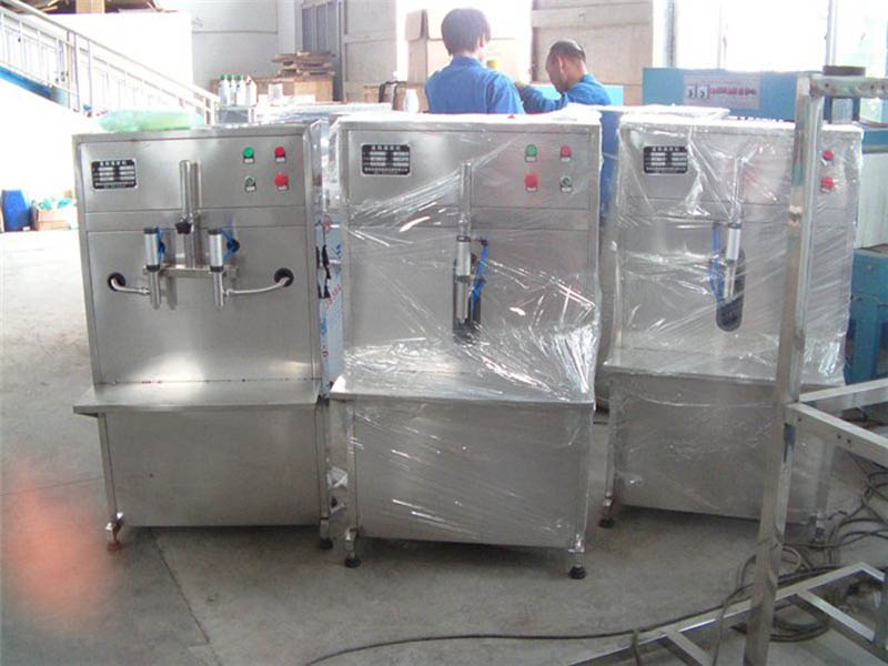 2頭半/單頭洗潔精灌裝機